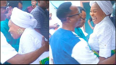 See Moment, Yemi My Lover Meets Tope Alabi As She Bows To Greet Him While Yomi Fabiyi Spray Money