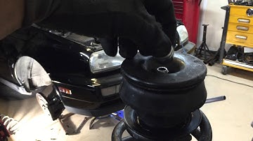 How a Vw mk3 strut assembly goes together