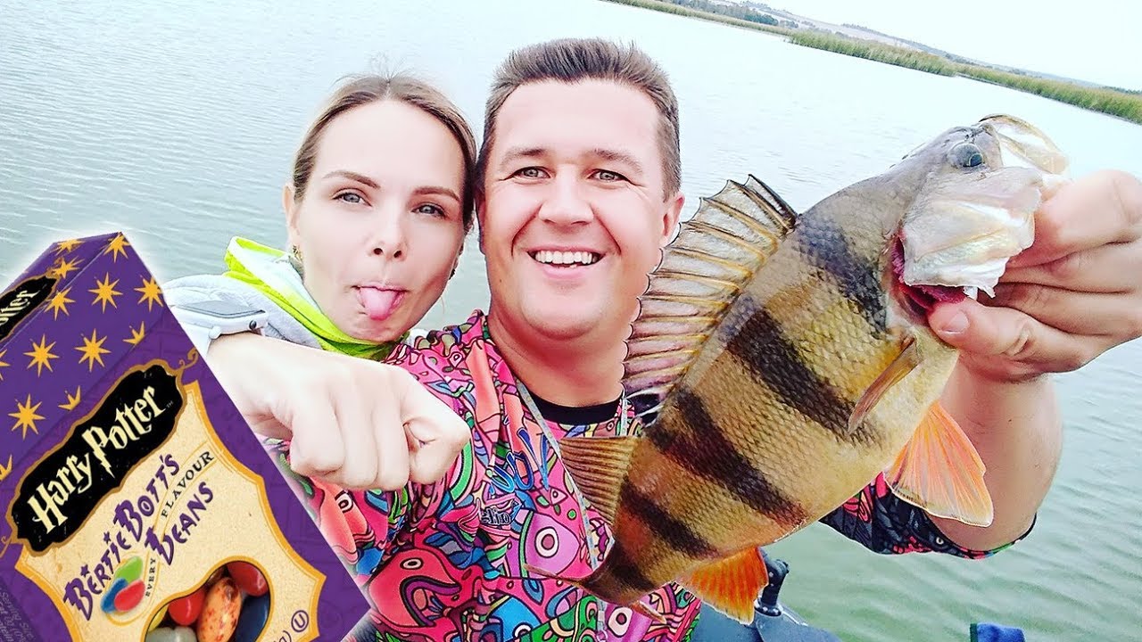 Рыбалка с женой! Кто меньше поймает ест - ЧТО? Семейная рыбалка - Рыболовный батл с женой!