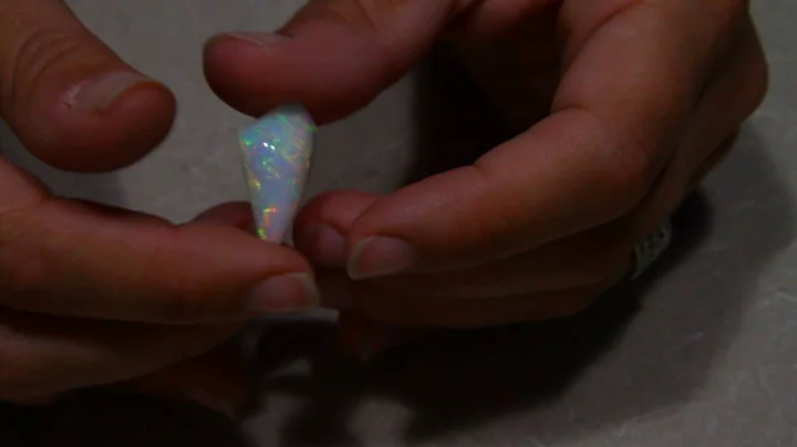 Opal free formed 9.95 ct