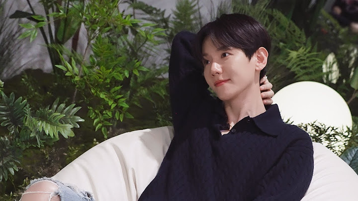 와 너무 귀엽겠는데? 🤍  l ‘Hello, World’ POP-UP STORE Behind | 백현 (BAEKHYUN)