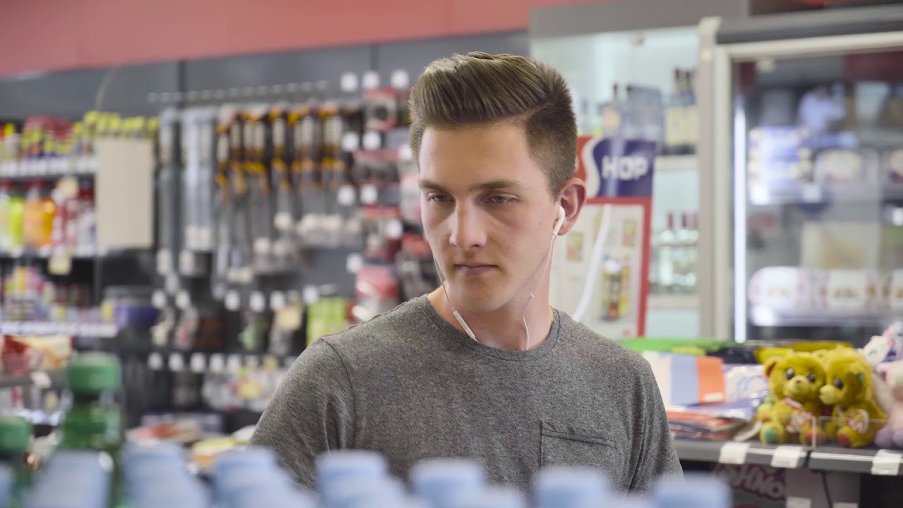 Petrol IAM 2018 - skupina 13 - Petrol Hip Shop