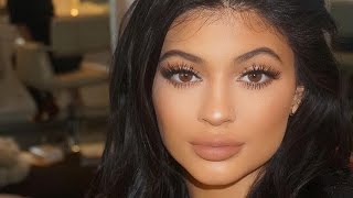 Controversial kylie snapchats ►► https://youtu.be/nfqtuwvbhgy more
celebrity news http://bit.ly/subclevvernews after revealing her
infamous surgery secret...