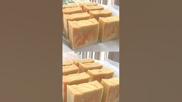 Creating Warm Citrus Swirl Bar Soap #howtomakesoap #soapmakingcourse #soapmaking