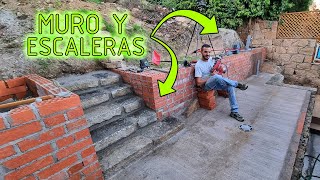 ¡Una piedra más y reviento! Así han quedado el muro y las escaleras