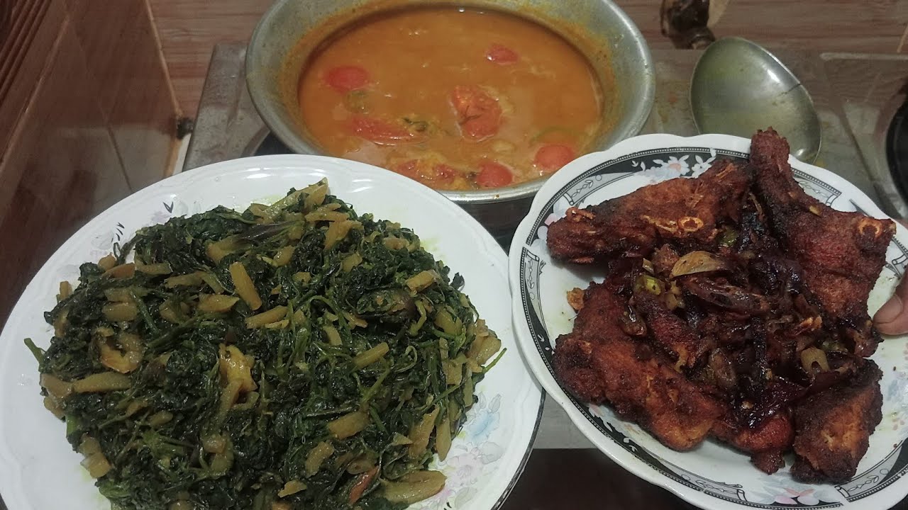 শাক ভাজি মাছ ভাজি ও শুটকি দিয়ে ডাল রান্না।Fry vegetables, fry fish & cook lentils with dried fish.