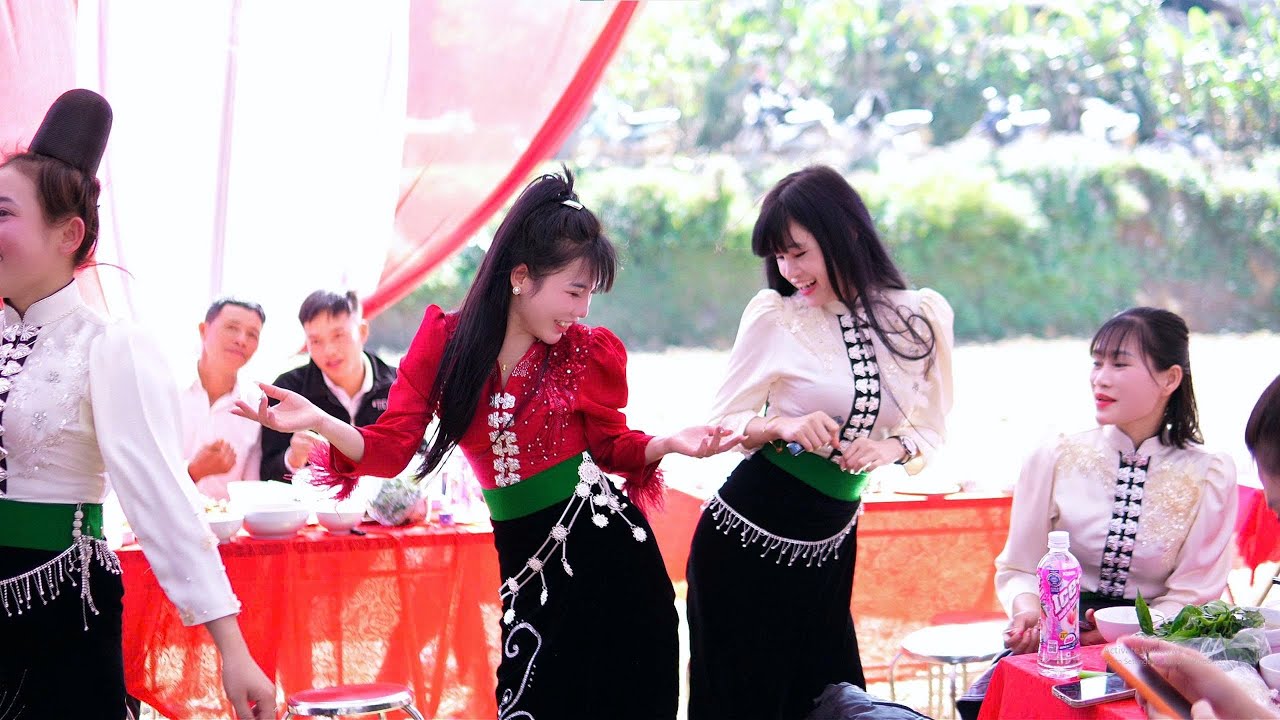 NHẢY QUÁ CĂNG “ NHẤT CHỊ EM BẢN TỊM “ NHẢY QUÁ CĂNG TIỆC TÂN GIA BÓI LAN & ÔNG BÀ MAI SƠN 