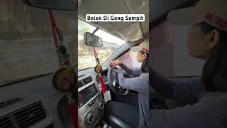 Latihan di gang
