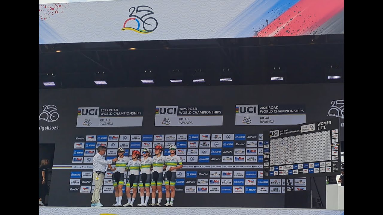 🇦🇺 Team Australia Signs In | UCI Road World Championships Kigali 2025 🇷🇼 | Amanda Spratt & Team