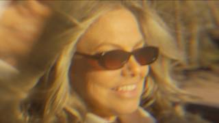 HOLD ME CLOSE- Linda Leen (official video, WAVES II/III)