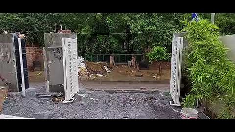 Twin Drive 6 . Trackeless bi folding hardware