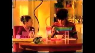 Mona Commercial Wat Is Er Al Niet Besproken Bij Een Mona Toetje