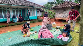 Ada Mang Pep Abah Dibra Hujan Turun Di Desa Saat Makan Nasi Liwet Buatan Ummi Rahmi Cianjur