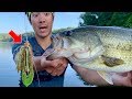 MAGIC LURE CATCHES BIG BASS!!! (Summer Jon Boat Fishing)