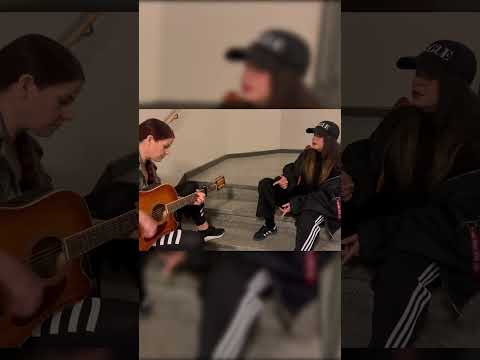 Jag tror att jag har råkat skriva en ballad 💔Tycker ni att jag ska spela in och ge ut den???