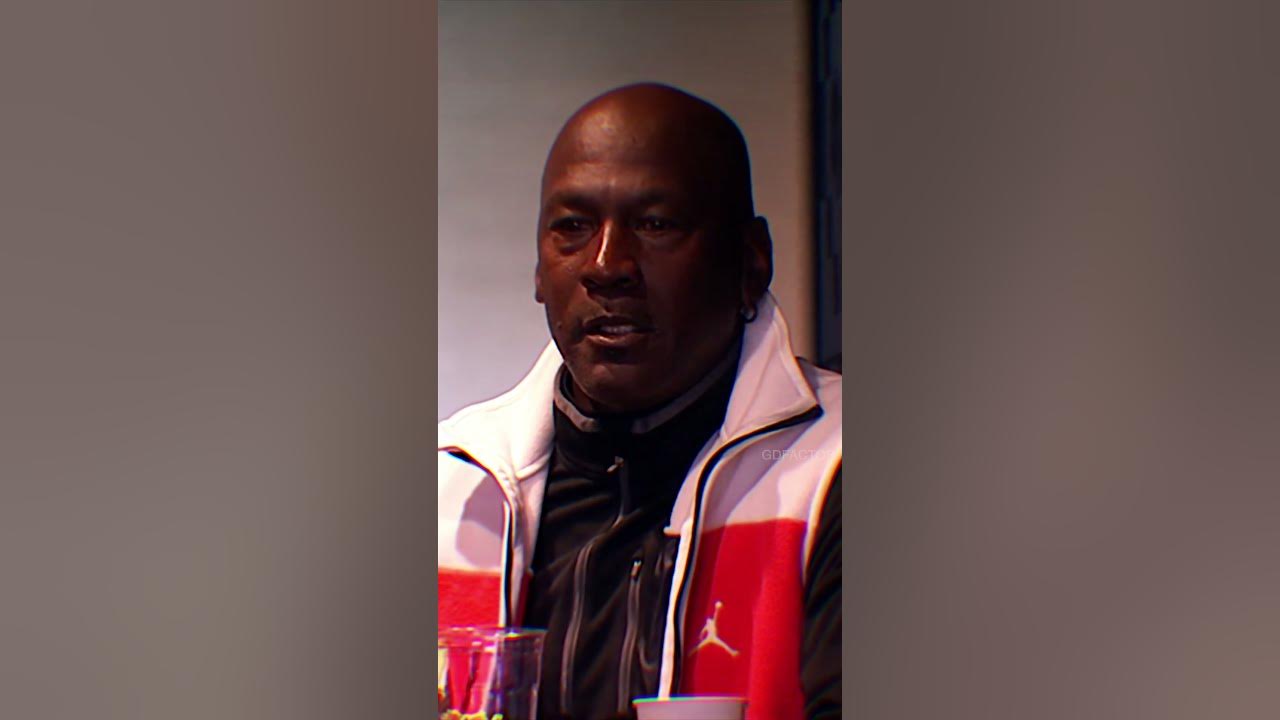 MJ watching LeBron 🤣 #shorts