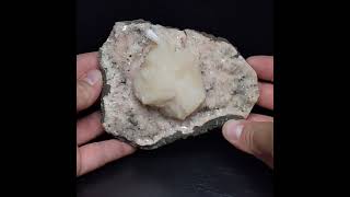 Vidéo: Stilbite, heulandite, Inde, 468 g