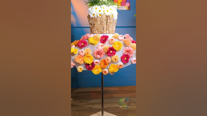 Blooming Beauty: Create a Stunning Dress Using Real Flowers & Nature’s Touch! 🌸🍃