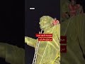 پایین آوردن مجسمه ۲۱ متری لیونل مسی به دلایل ایمنی در هند