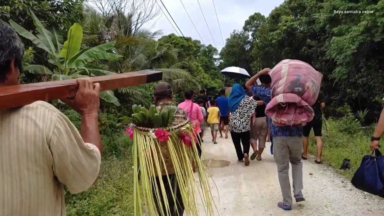 Mayat tidak di kubur, suku dayak di pedalaman kalimantan tengah, belit, di taruh di atas,