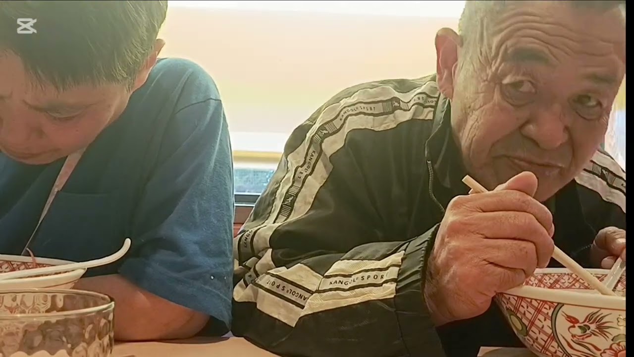 やまちゃんとひろよちゃんとワイワイ麺まるに行って来ました