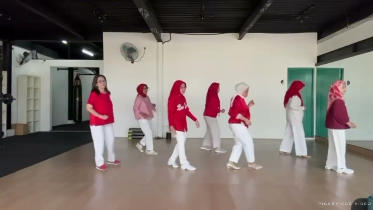 Dancing Queen Linedance // Choreographer Alexis Tait // Demo by Robin