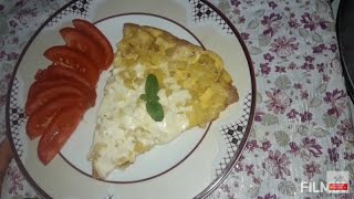 Patatesli kaşarlı omlet tarifi..Çok kısa surede hazırlayabileceğiniz güzel bir lezzet..🥚🍳🍽🍴