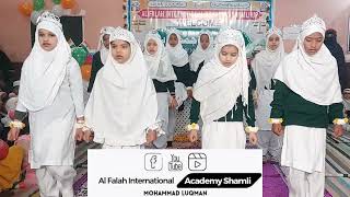 Nazam: Mujhe Kis baat ka gam hai ke mere saath hai Allah group performance by Students of Academy. Resimi