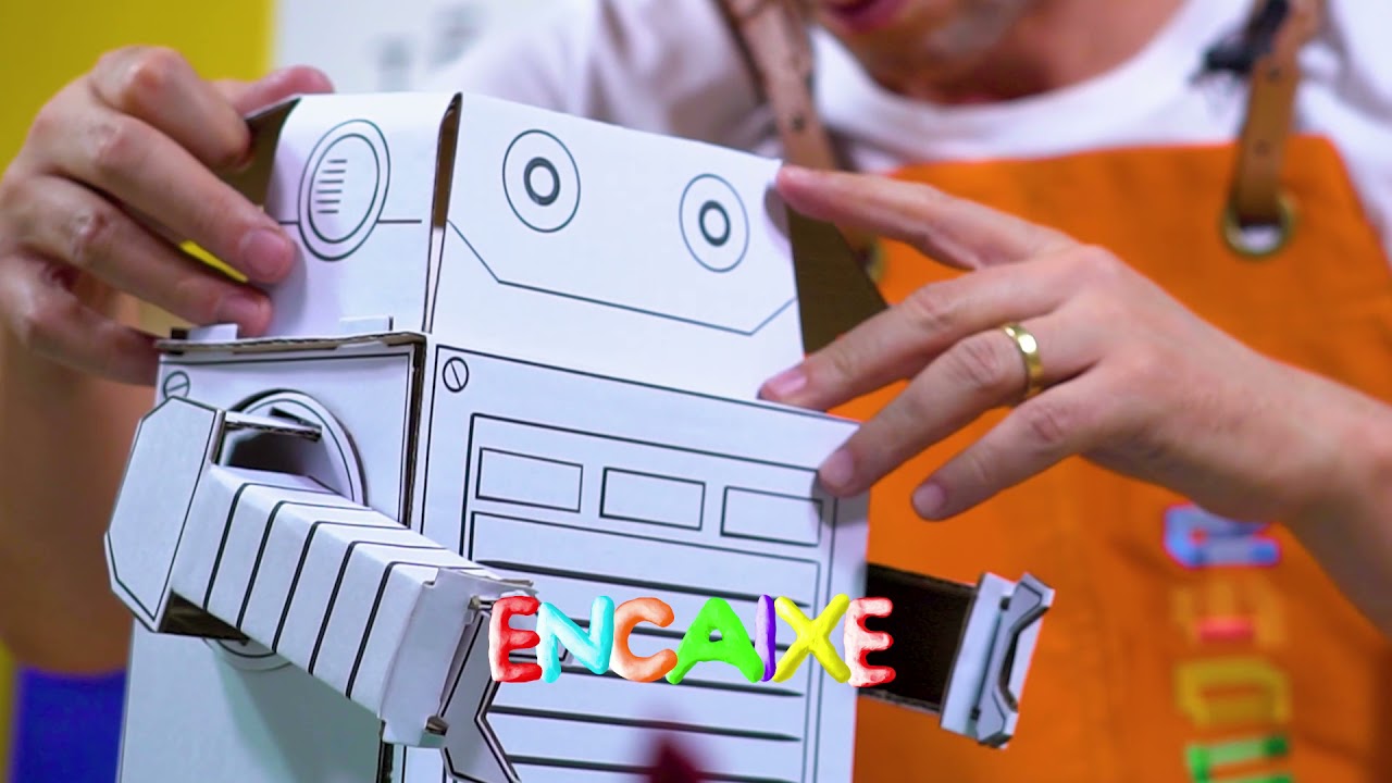 Robô de Papelão - YouTube