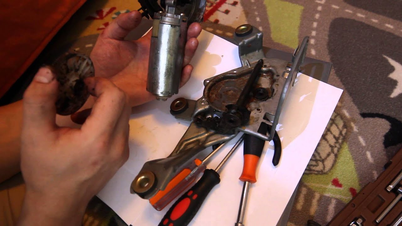 W 163 Разборка моторчика заднего стеклоочистителя часть 1 - YouTube