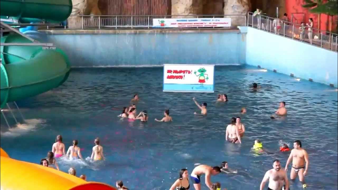 Видео ква ква парка. Цунами горка в аквапарке ква ква парк. Видео ква ква парка. В ква ква парке утонул ребенок. Ква ква парк горка вираж.