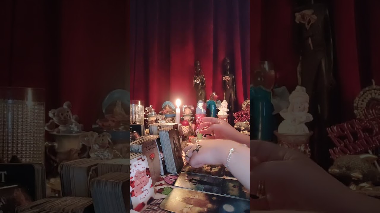 برج الميزان شخص واقع فى حبك و لا يستطيع اخراجك من رأسه❤️‍🔥لقد ملكت قلبه و اصبح لا يرى ايامه بدونك💋