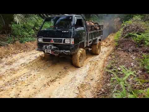 Sering hujan  mobil L300 modifikasi 4x4 menggunakan ban 12.5x35 jadi andalan