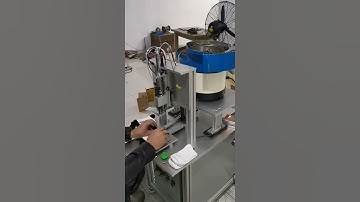 Hooks automatically feeding and tagging system