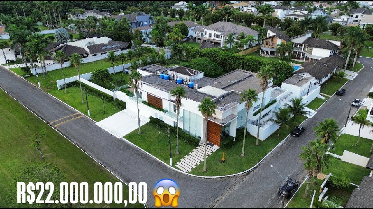 Tour virtual em mansão de alto luxo a venda no Condomínio Jardim Acapulco - Guarujá por 22 milhões. 