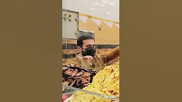 الاعلامي علي الخالدي بموقف لا يحسد عليه معرف ليش حسيت ابو المطعم تربيتي 