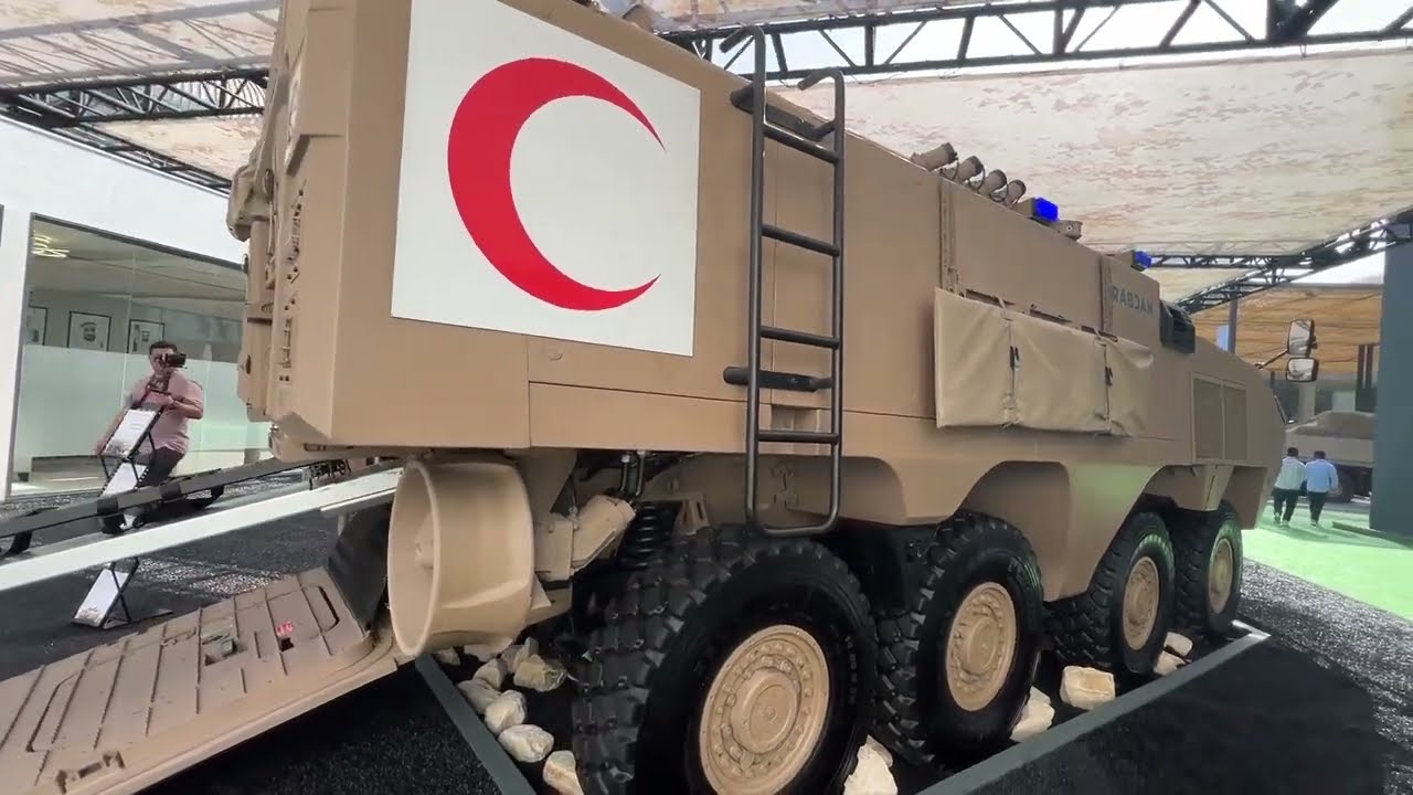 Vehículo RABDAN ONE 8x8 versión transporte de heridos.