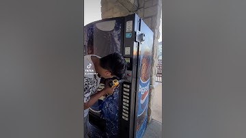 Breaking Into ABANDONED $10,000 Vending Machine