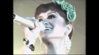Julia Perez ft. Zansibar - - Medley: Please Call Me - Mau Dong Ah