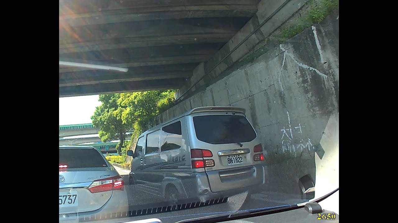 汽車8n 12號在單車道駕車與他車並行 Youtube 汽車8n 12號在單車道駕車與他車並行 Youtube