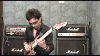 "Fives" Guthrie Govan By Hittar Cuesta chords