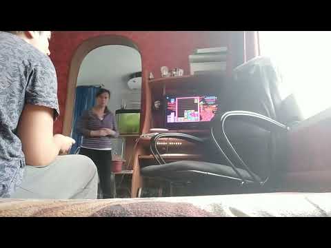 Komputersem играет в