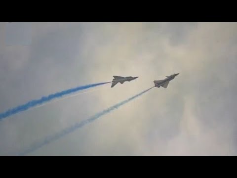 مباشر العرض الجوي الرائع في معرض الصين الدولي الرابع عشر للطيران والفضاء