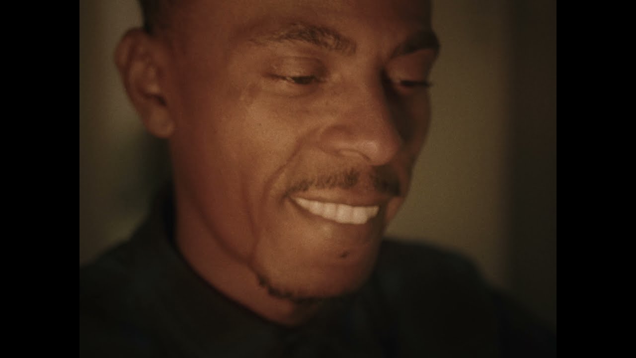 YouTubeでJacksy - Sourire éternel ( Clip Oficiel) prod By Sina Beatを視聴