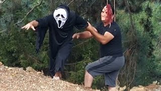 Olamaz Merdivenli Evdeki Yaşlı Cadı Teyze Yaşlı Cadı Amcaya Salıncakta Tuzak Kurdu