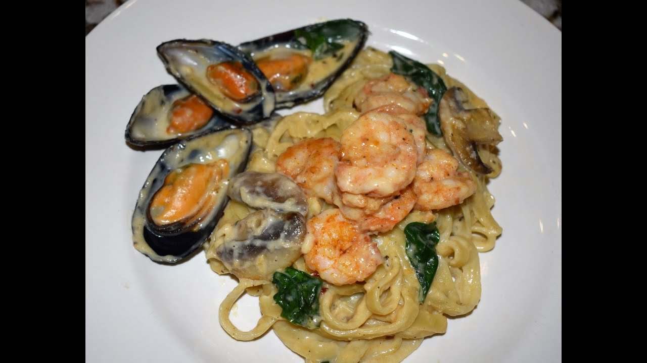 FETTUCCINE CON CAMARONES Y MEJILLONES AL ESTILO DE ESTA CUBANA.
