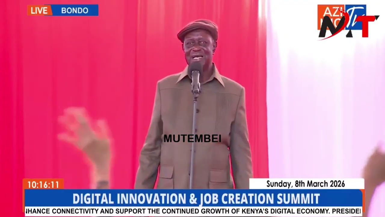 IM GENERAL I HAVE MY SEC WIFE HERE LISTEN TO PARTY OBURU ODINGA INFRONT OF RUTO!!