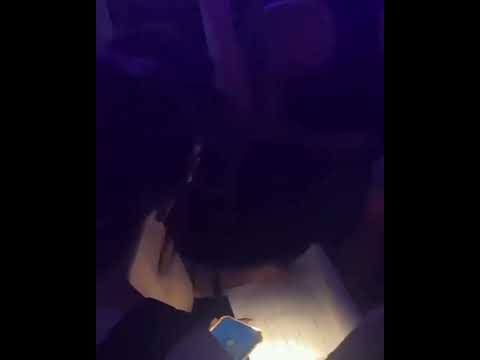 Video A 71 anni al concerto di Cremonini canta seguendo i testi scritti a mano. Cesare: Meravigliosa