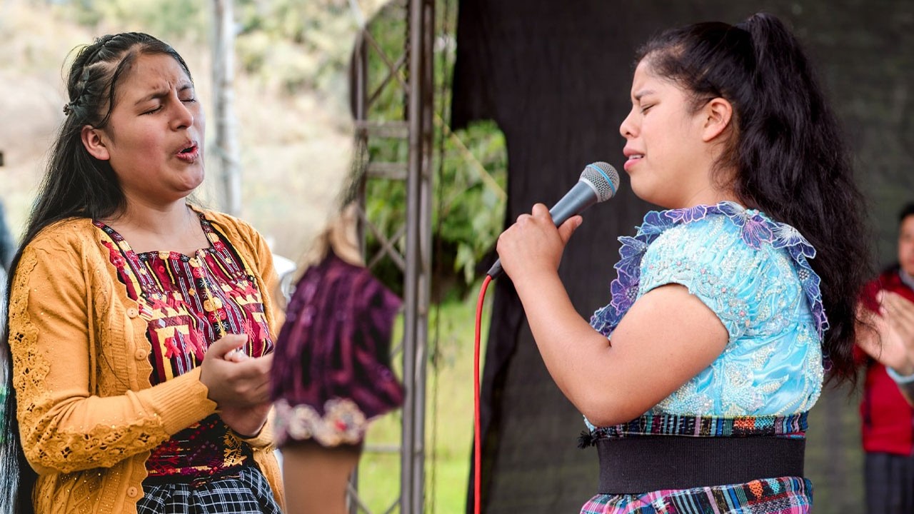 Cantamos el Nombre de Jesus 😥Solista Clara Gladys🚦 Alabanzas con Unciones 🕊