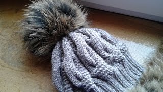 картинка: Шапка спицами из объемных кос. Часть 2 // Women's hats knitting
